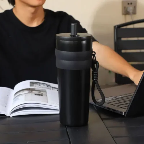 Stainless-Steel-insulated-Tumbler-with-straw